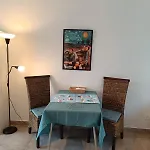 Apartment Studio Cosy Climatise Avec Terrasse & Wifi *