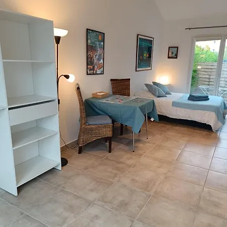 Apartment Studio Cosy Climatise Avec Terrasse & Wifi Saint-Christol-lès-Alès